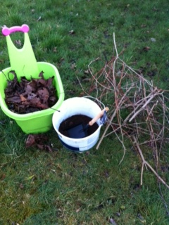 building a hedgehog house image